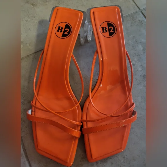 B2 Sandals